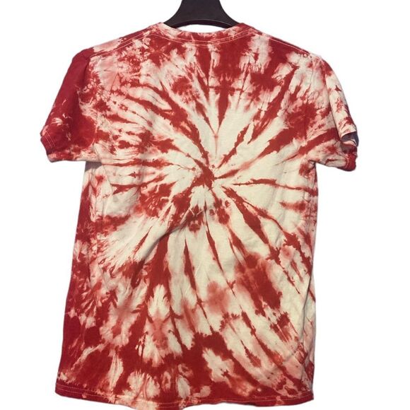 Gildan Size Medium Graphic T-Shirt - Picture 2 of 2